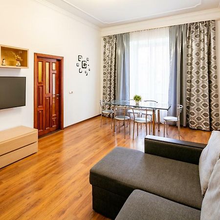 Bv Apartments Exquisite Leopoli Esterno foto