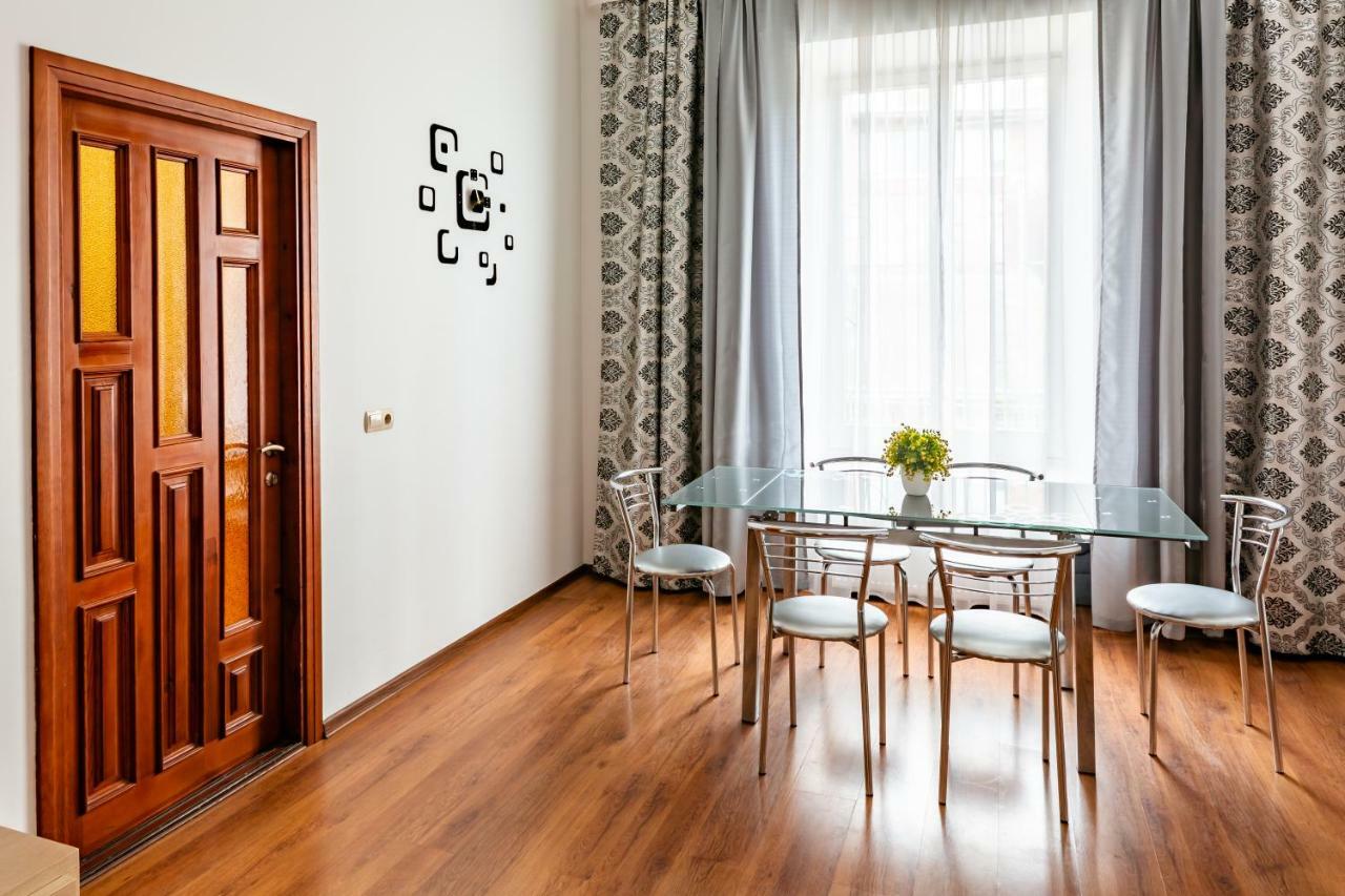 Bv Apartments Exquisite Leopoli Esterno foto